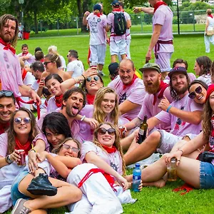  Camping Running Of The Bulls España